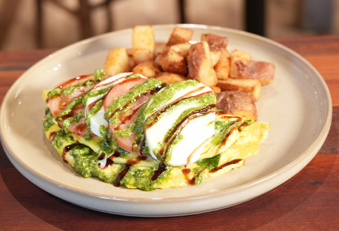 CAPRESE OMELET